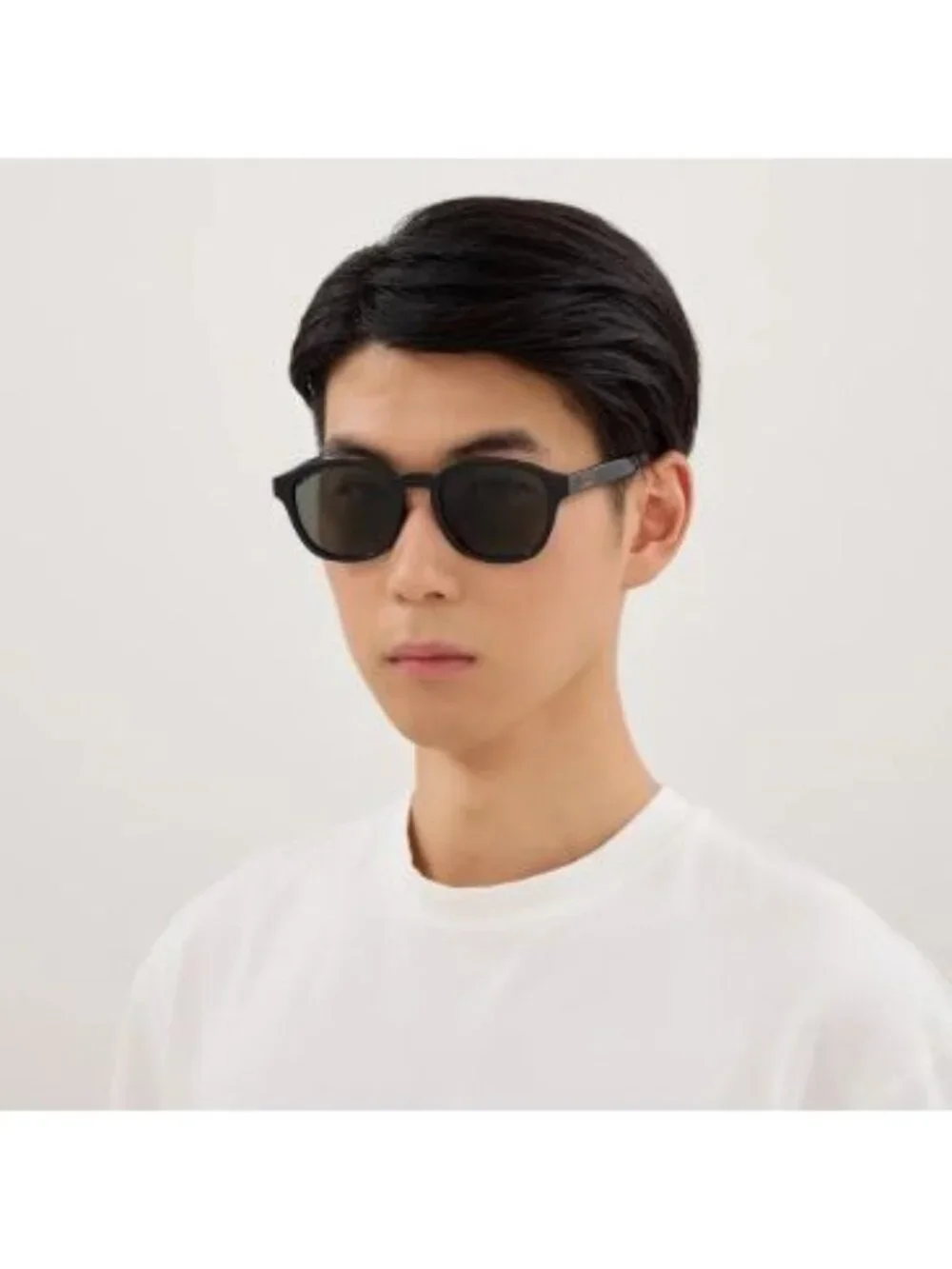 Gucci GG2109SK 001 Sunglasses Black Square Frame, Grey Lenses